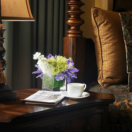 Hotel Baker سانت تشارليز المظهر الخارجي الصورة